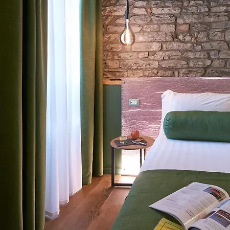 Hotel 73 Boutique 4*