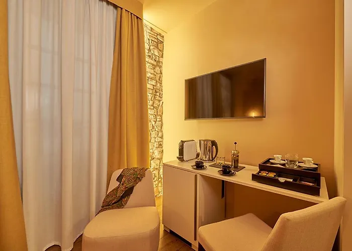 Hotel 73 Boutique 4*
