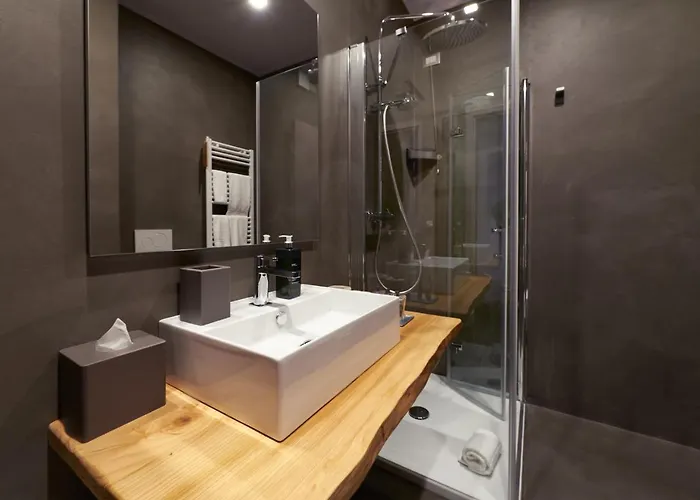 73 Boutique 4* Como